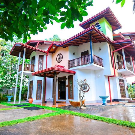 Bali Golden Bed & Breakfast Galle Exterior photo